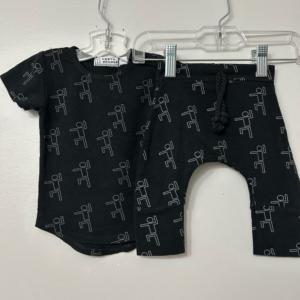 North Kinder Short Sleeve t-shirt and Joggers Bundle. Size 0-6m